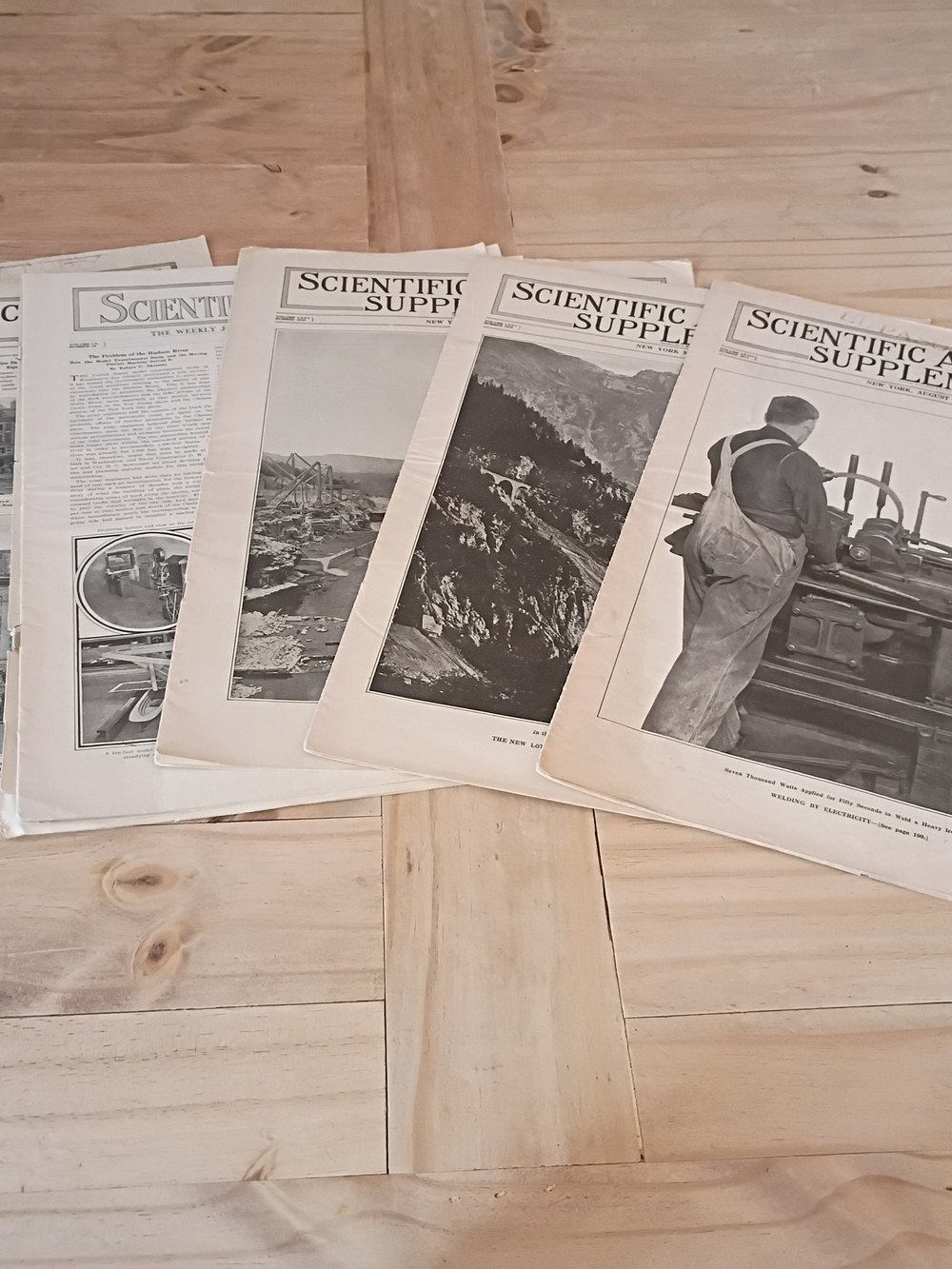 Supplement Vintage Magazine Set - White